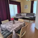 Kimm Ii Apartament *